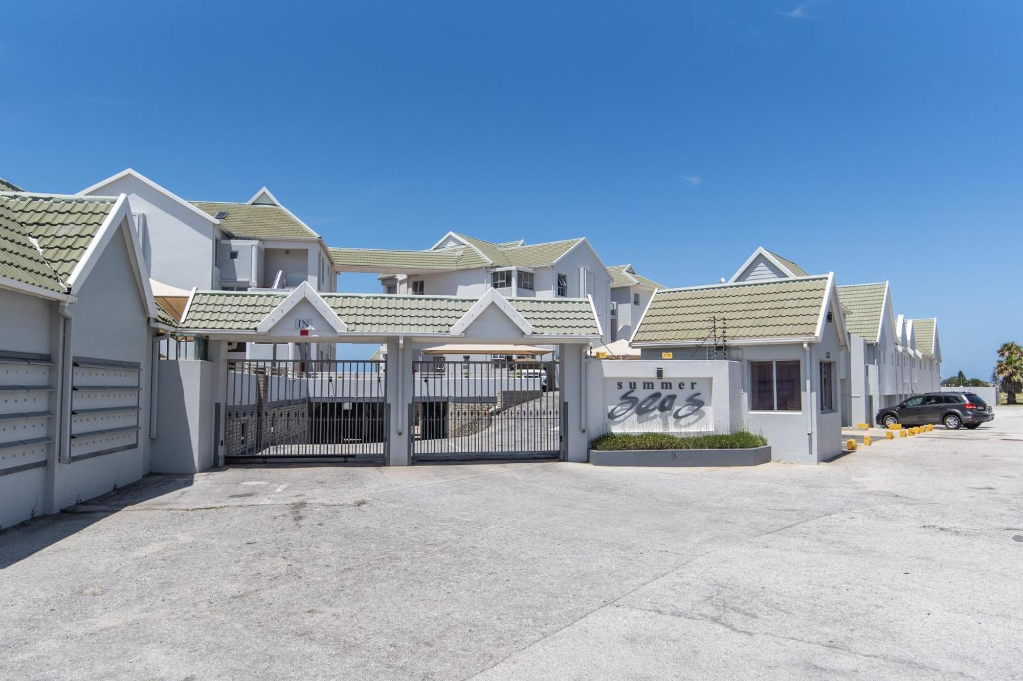 Summerseas Beach Living Порт-Элизабет Экстерьер фото